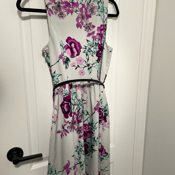 Kensie Floral Dress with Black Trim - Picture 4 of 4